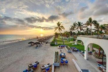 هتل Crowne Plaza Resort Salalah, An Ihg