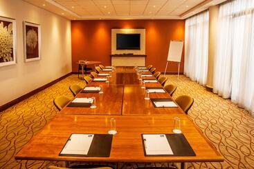 Hotel Garden Court Hatfield