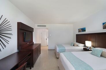 Wyndham Alltra Samana All Inclusive Resort