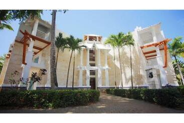 Wyndham Alltra Samana All Inclusive Resort