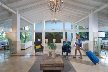 Wyndham Alltra Samana All Inclusive Resort