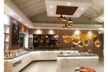 Wyndham Alltra Samana All Inclusive Resort