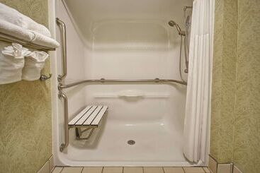 هتل Hampton Inn & Suites Charleston/west Ashley