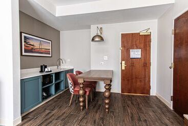 هتل Hampton Inn & Suites Charleston/west Ashley