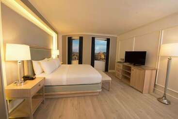 هتل Hilton Colon Guayaquil