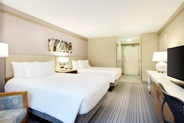 هتل Hilton Garden Inn Saratoga Springs