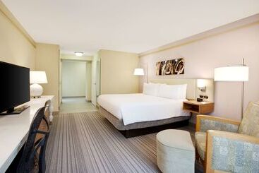 هتل Hilton Garden Inn Saratoga Springs