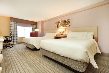 هتل Hilton Garden Inn Saratoga Springs