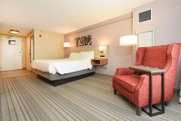 هتل Hilton Garden Inn Saratoga Springs