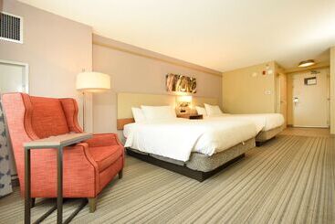هتل Hilton Garden Inn Saratoga Springs