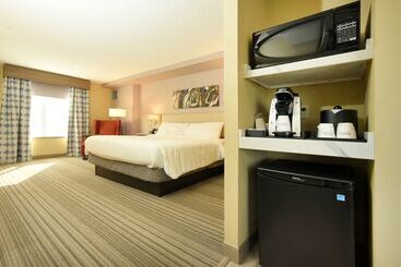 هتل Hilton Garden Inn Saratoga Springs