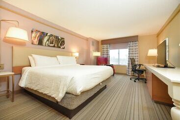 هتل Hilton Garden Inn Saratoga Springs