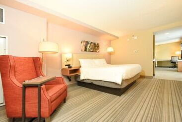 هتل Hilton Garden Inn Saratoga Springs