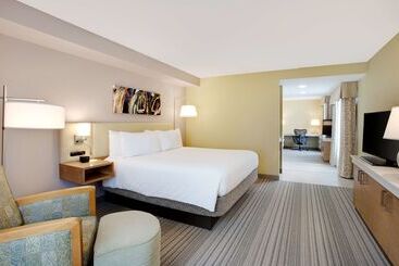 هتل Hilton Garden Inn Saratoga Springs