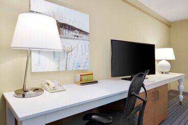 هتل Hilton Garden Inn Saratoga Springs