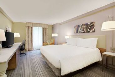 هتل Hilton Garden Inn Saratoga Springs
