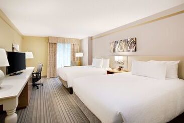 هتل Hilton Garden Inn Saratoga Springs