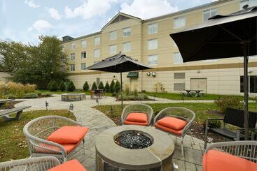 هتل Hilton Garden Inn Saratoga Springs