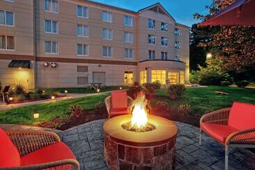 هتل Hilton Garden Inn Saratoga Springs