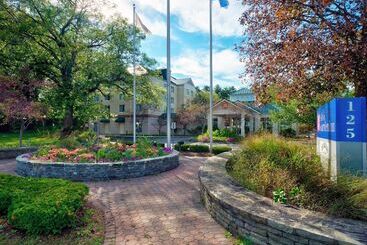 هتل Hilton Garden Inn Saratoga Springs