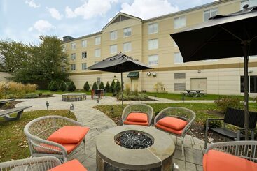 هتل Hilton Garden Inn Saratoga Springs