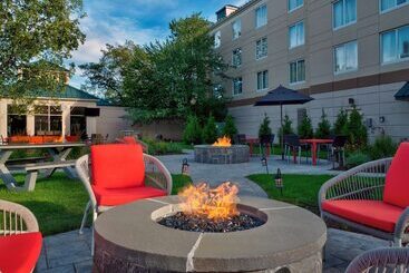 هتل Hilton Garden Inn Saratoga Springs