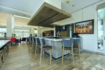 هتل Hilton Garden Inn Saratoga Springs