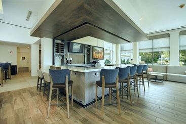 هتل Hilton Garden Inn Saratoga Springs