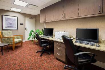 هتل Hilton Garden Inn Saratoga Springs