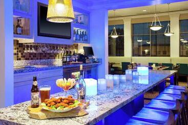 هتل Hilton Garden Inn Saratoga Springs