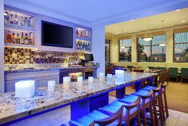 هتل Hilton Garden Inn Saratoga Springs