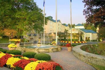 هتل Hilton Garden Inn Saratoga Springs