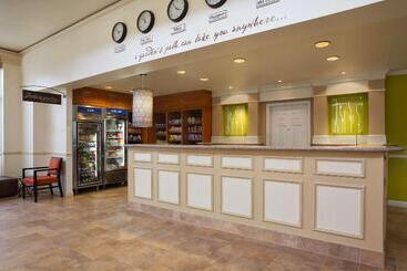 هتل Hilton Garden Inn Saratoga Springs