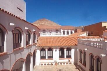 هتل Hostal Colonial Potosi