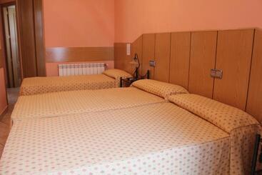 هتل Hostal Maria Ronda