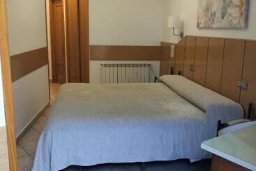 هتل Hostal Maria Ronda