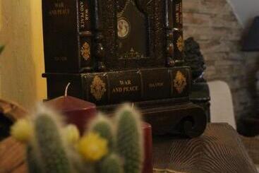 هتل Hostal Maria Ronda