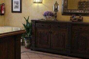 هتل Hostal Maria Ronda