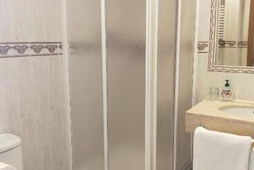 هتل Hostal Maria Ronda