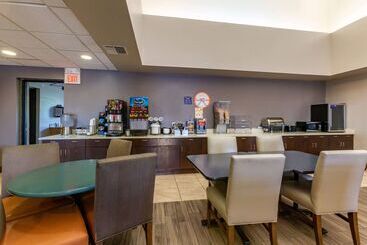 هتل Howard Johnson By Wyndham Billings