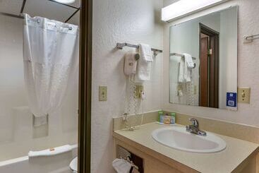 هتل Howard Johnson By Wyndham Billings