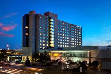 هتل Hyatt Regency Pittsburgh International Airport