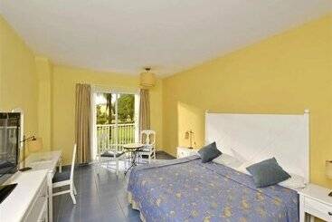 هتل Iberostar Tainos
