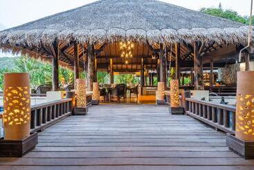 هتل Le Vimarn Cottages & Spa