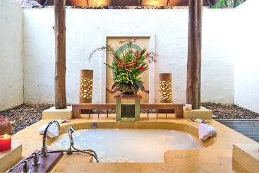 هتل Le Vimarn Cottages & Spa