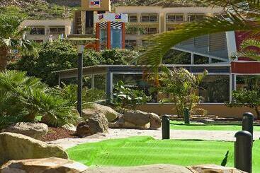 هتل LIVVO Costa Taurito & Aquapark