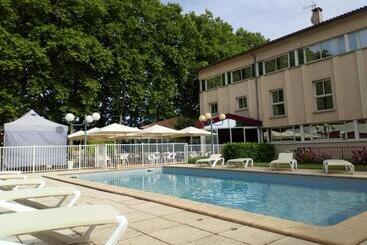 هتل Logis Hôtel & Restaurant Ludik