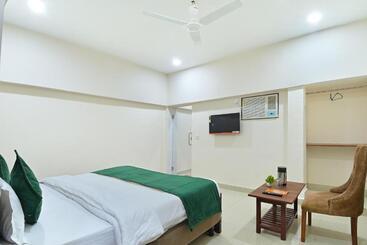 هتل Chowdhry Tourist Lodge New Delhi Railway Station 2 Minutes Walk