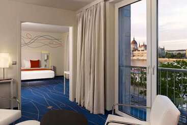 هتل Park Plaza Budapest