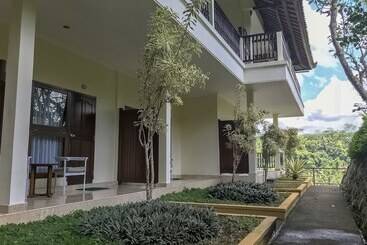 هتل Puri Bunga Resort & Spa